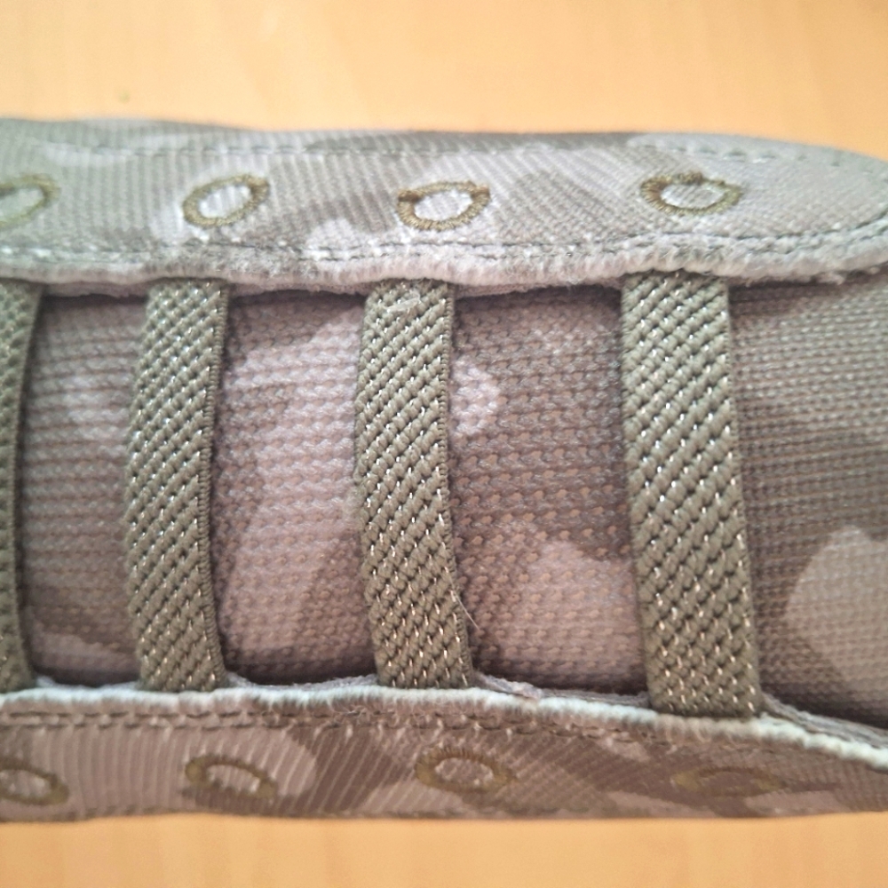 BZEES Camoflage Low-Top Sneakers with Beige Sole - Picture 4 of 6